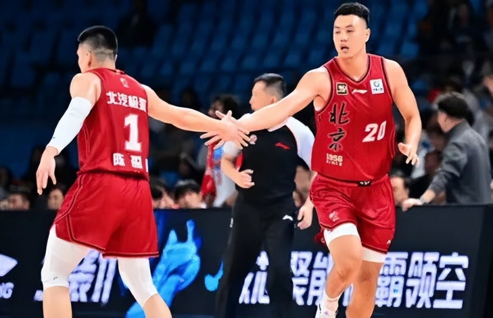 关于江苏男篮主场大胜北京队，连胜势头强劲的信息