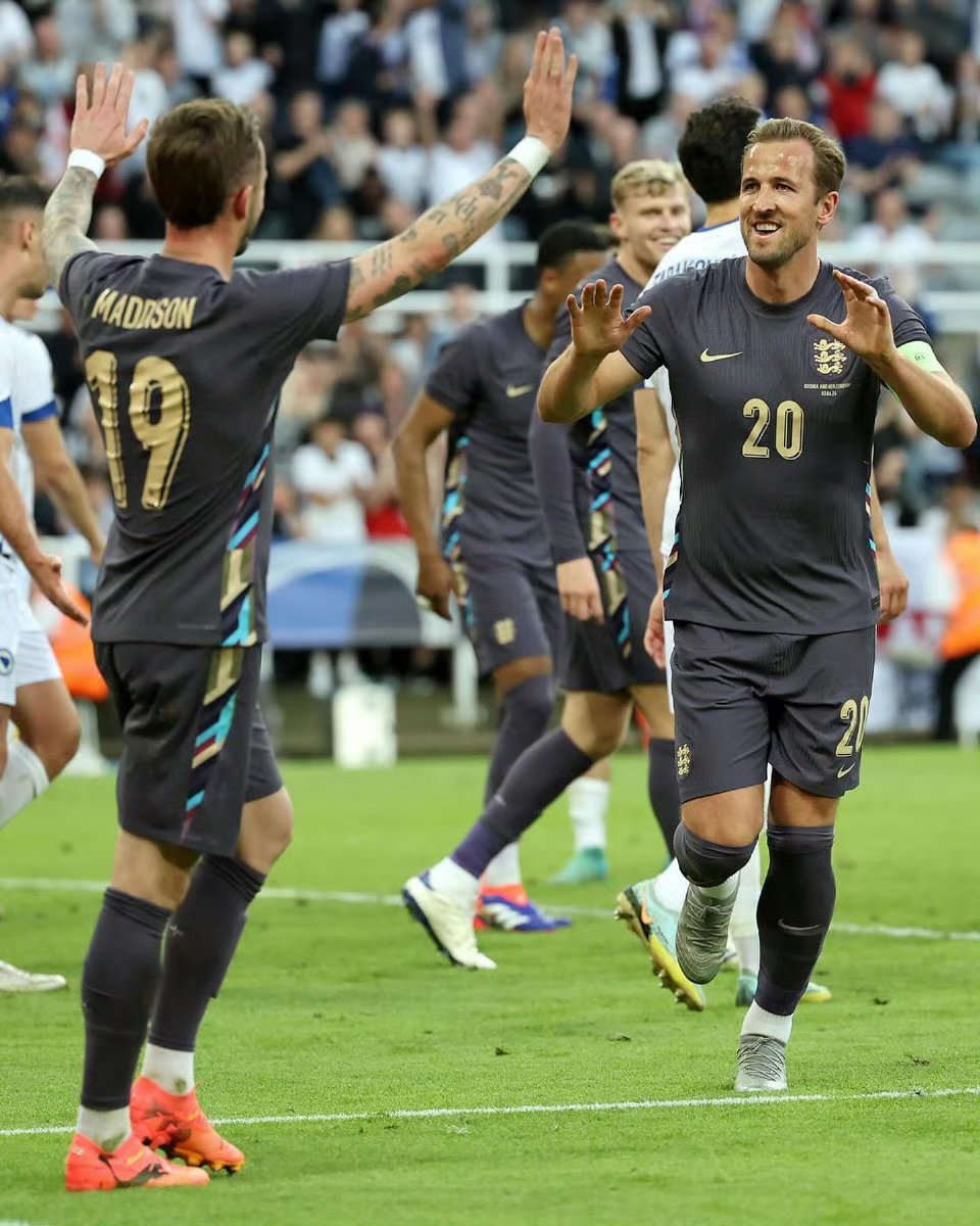 星空体育地址-国际足球豪门硬碰硬，赛事激动人心的简单介绍